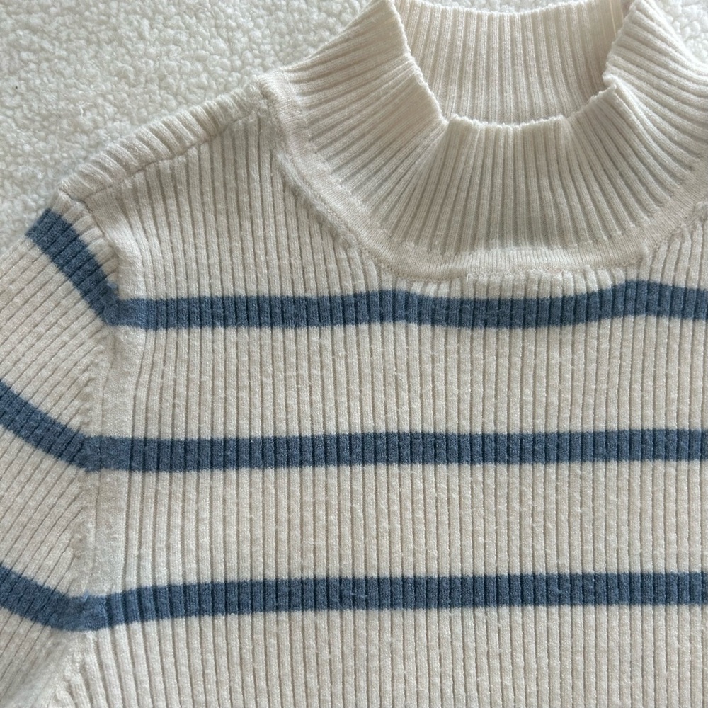 American Eagle Striped Mock Neck Sweater - Picture 3 of 6